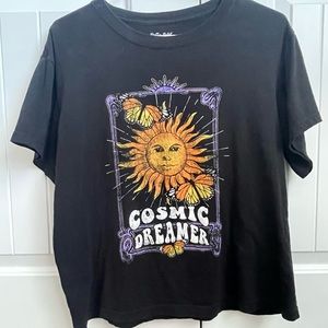 Cosmic dreamer graphic t-shirt